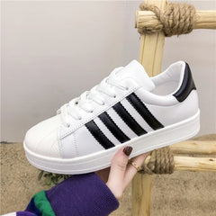 Novos sapatos de solado grosso com biqueira de concha, versáteis e respiráveis para esportes e lazer