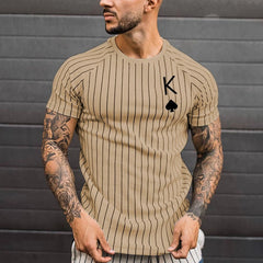 Camiseta de hombre con cuello redondo y manga corta con estampado de naipes