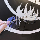 Óculos de miopia ultraleves femininos podem ser equipados com uma armação poligonal para mulheres