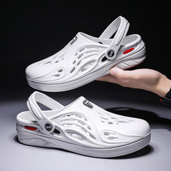 Sandalias y zapatillas de moda para hombre, zapatos de playa con agujeros