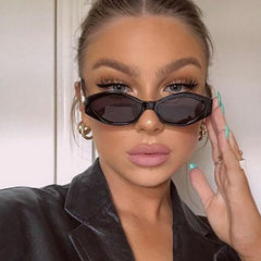 Óculos de sol angulares estilo olho de gato, hastes retrô modernas em formato de chita saltitante