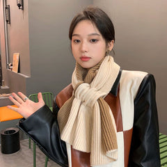 Bufanda cálida de punto cruzado con bloques de colores a juego para otoño e invierno