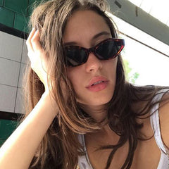 Óculos de sol angulares estilo olho de gato, hastes retrô modernas em formato de chita saltitante