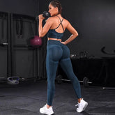 2-piece women's fitness set – high-waist leggings and sports top.