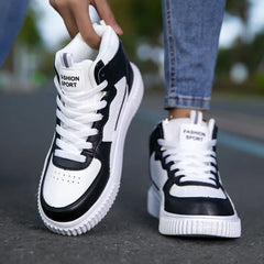 Women’s high-top sneakers, lightweight and durable. Sporty style.