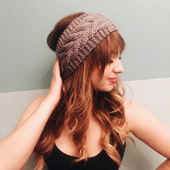 Faixa de cabeça de lã tricotada torcida com proteção para orelhas