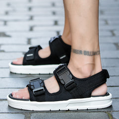 Sandálias masculinas Moda casual masculina Estudantes da moda usam chinelos de praia Esportes externos