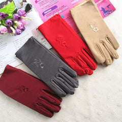 Etiquette embroidered high stretch thin gloves