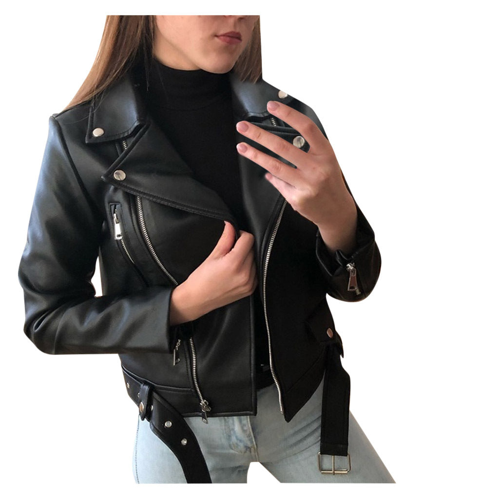 Traje de moto con chaqueta de cuero ajustada y ajustada