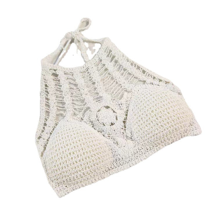 Top de moda con tirantes bordados y huecos para mujer que muestra la almohadilla del pecho