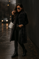 Women’s long, comfortable tank top coat with a round neck — versatile for leisure, work, or vacation.