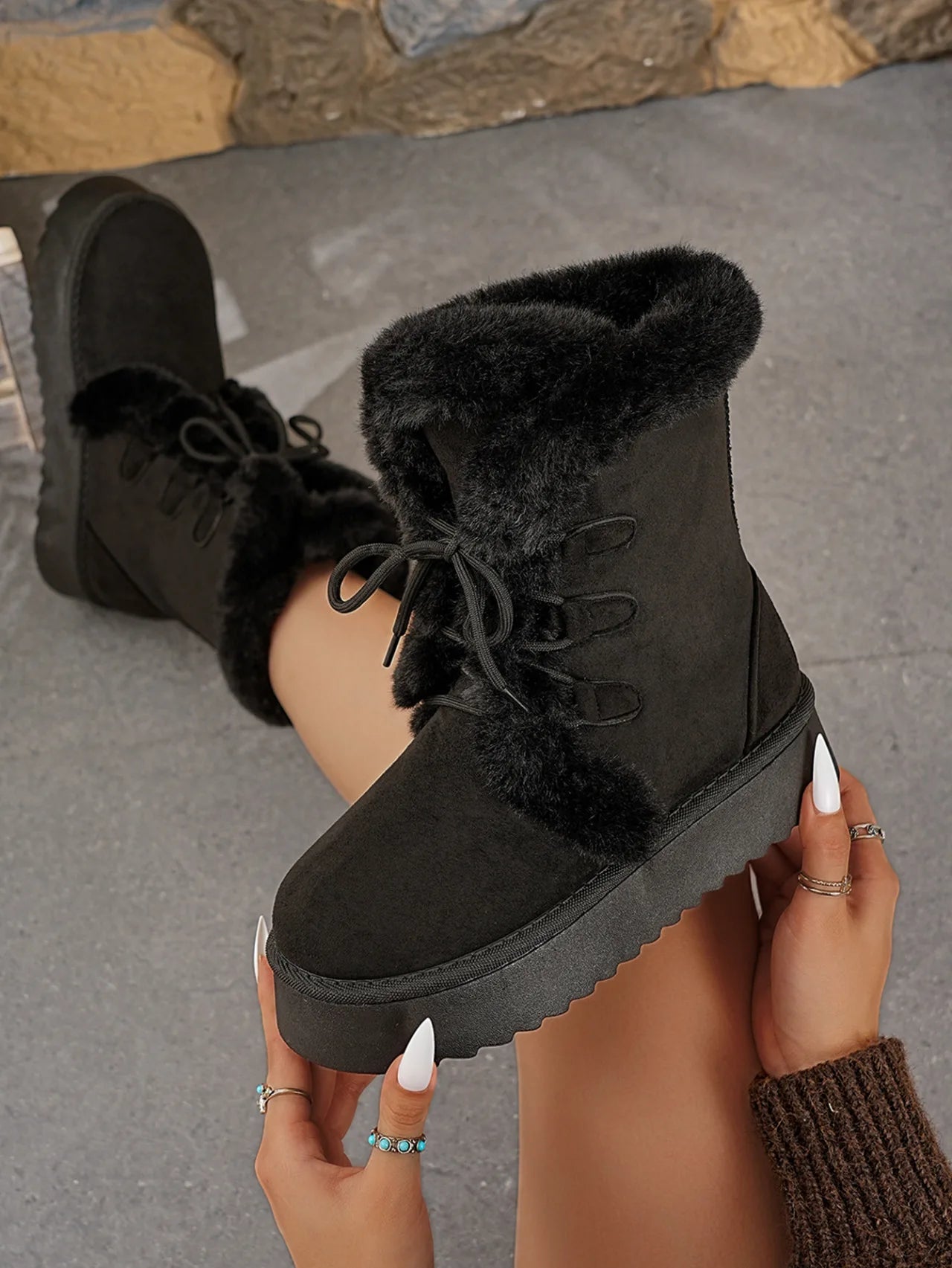 Women’s Winter Snow Boots – Thick sole, fleece-lined, tie-on, mid-calf.