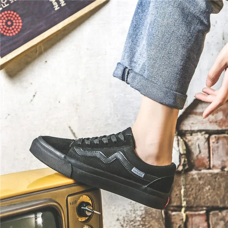 Casual women’s sneakers, comfy and breathable. Korean Vans style.