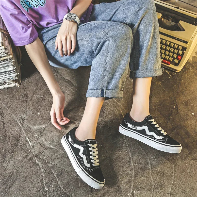Casual women’s sneakers, comfy and breathable. Korean Vans style.
