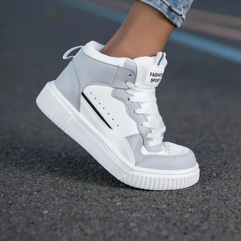 Women’s high-top sneakers, lightweight and durable. Sporty style.