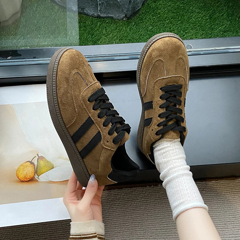 Chic Retro Sneakers – Comfort Meets Style