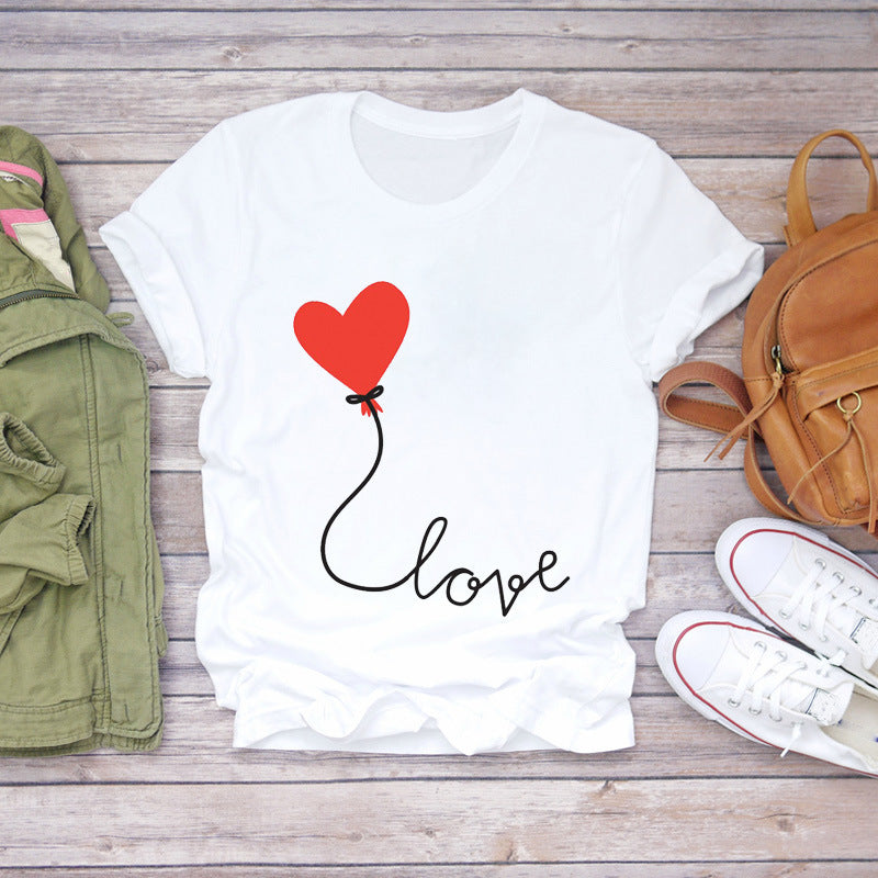 Camiseta feminina de manga curta com estampa de moda de amor aquarela